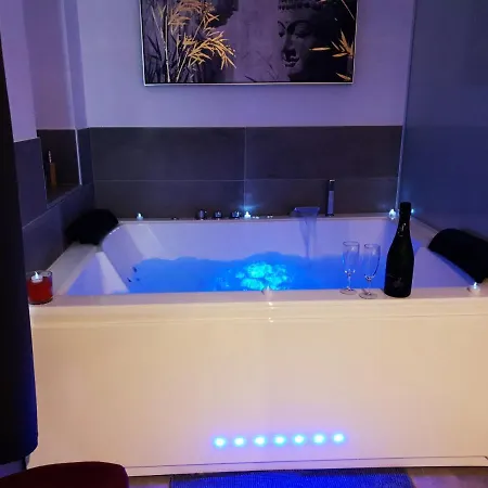 Elle & Lui En Jacuzzi Gasthuis